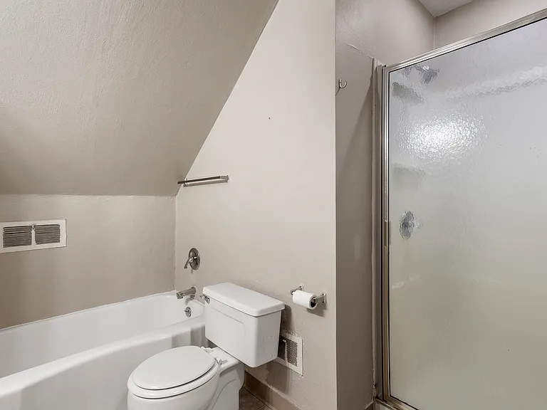 1303 Waugoo Ave #UPPER — Photo 9