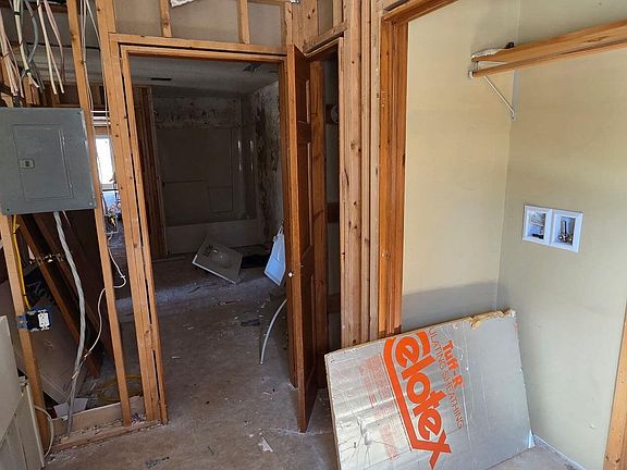 4th image of 1255 Roxbury Notch Road