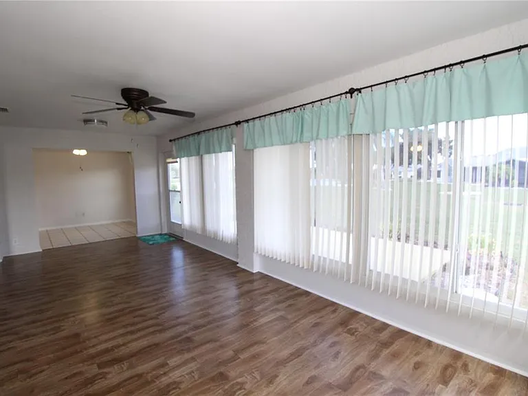 309 Bryce Ct — Photo 9