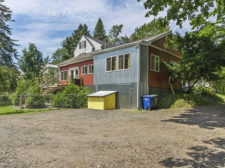 266 Highland Ave — Photo 29
