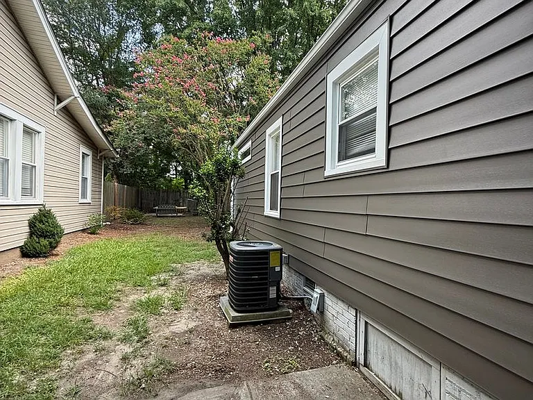 1724 Hawthorne Ln — Photo 19