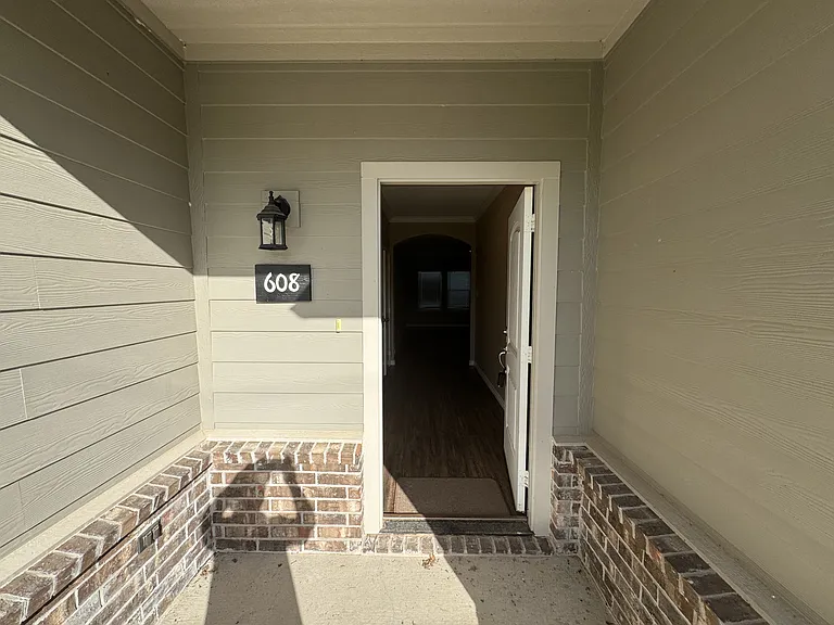 608 Wofford St — Photo 3