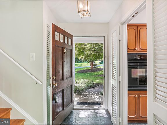 2nd image of 8112 Cindy Ln