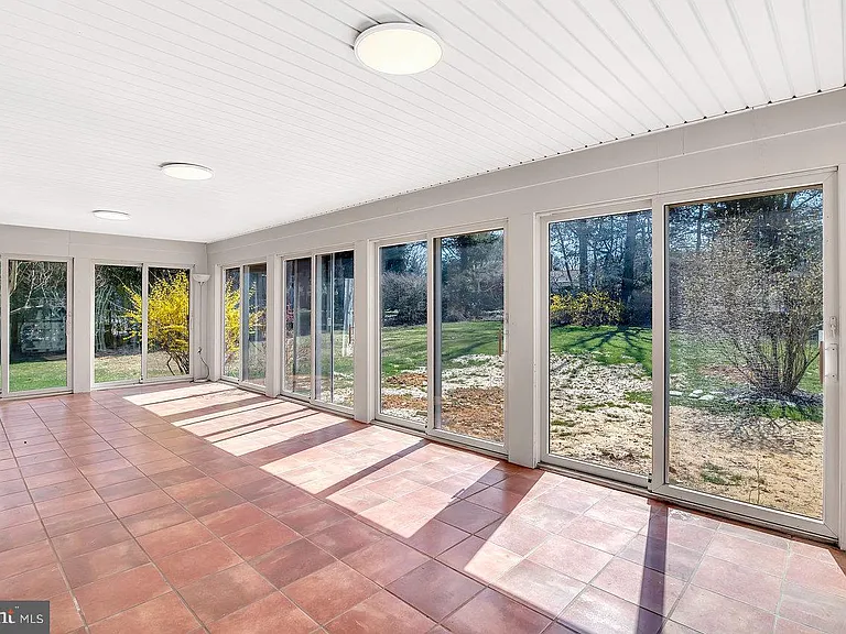 32 Cranbury Rd — Photo 10
