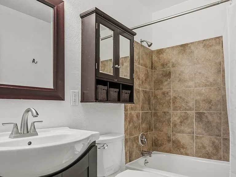 7459 Williams Ave — Photo 14