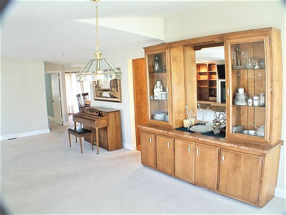 3rd image of 887 Villa Teresa Way #887