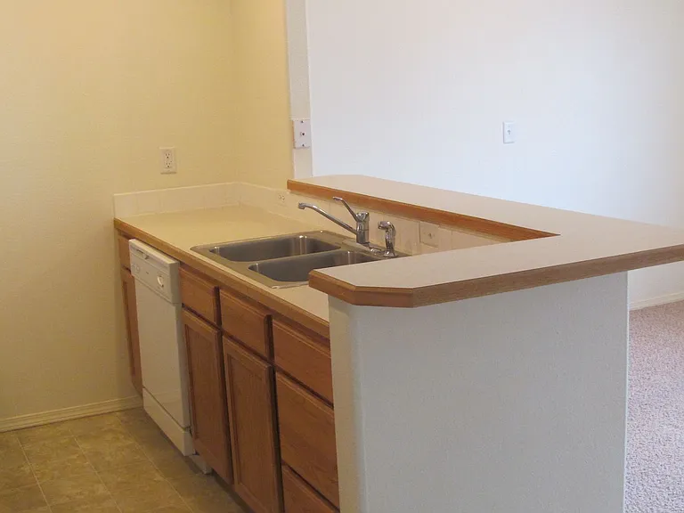 875 N 3 E — Photo 3