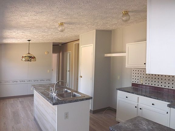 2nd image of 422 Glover Hill Ln