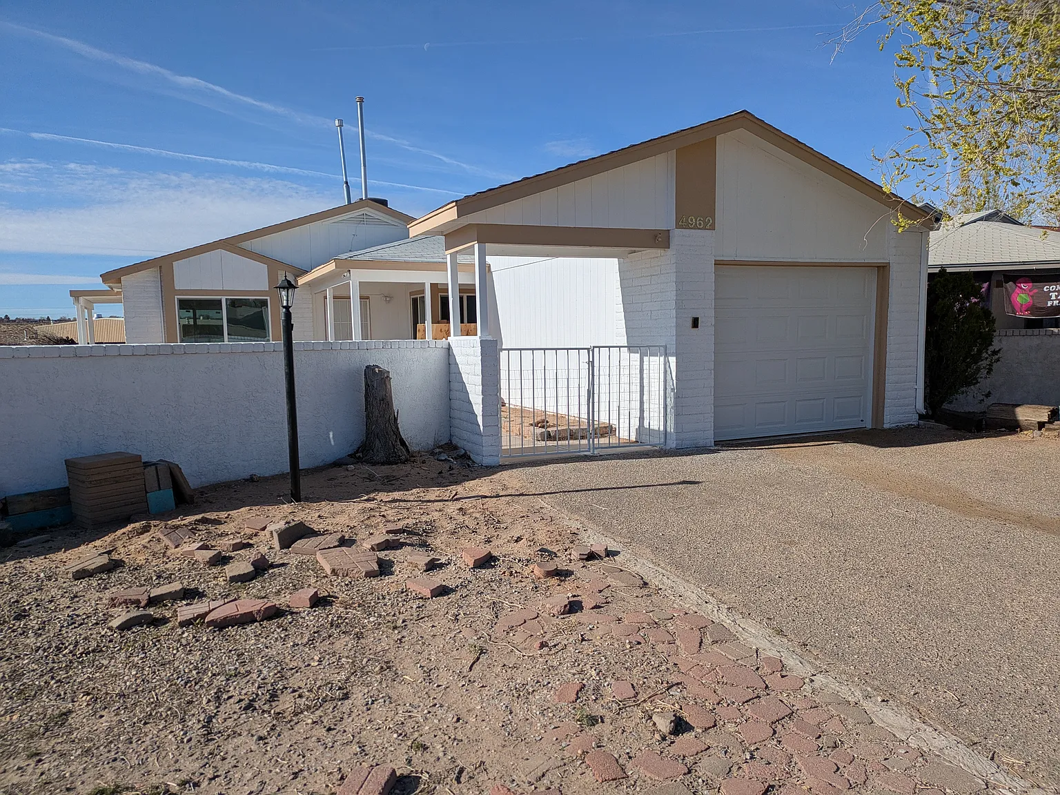2 bed, 818 sqft, $2,050 — Photo 2