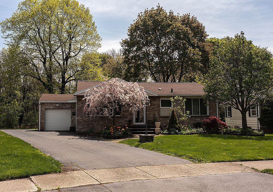 1st image of 16 Culverton Dr