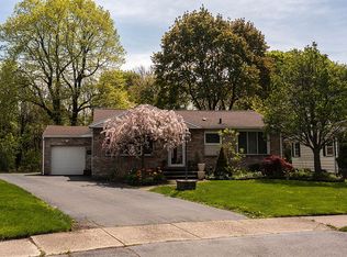 16 Culverton Dr, Rochester, NY 14609