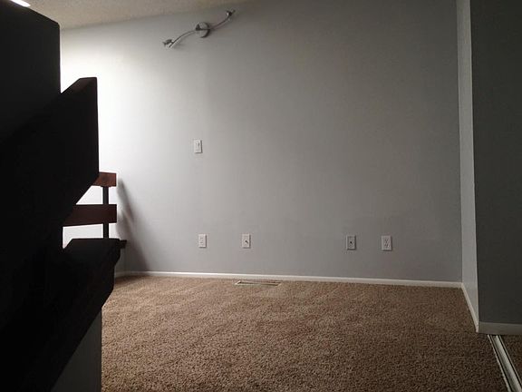 4th image of 1432 W Emerald Ave Unit 10