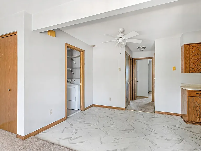 16 W Klubertanz Dr — Photo 9
