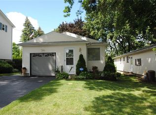 293 Woodside Pl, Rochester, NY 14609