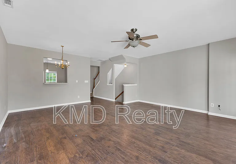 940 Tiger Ln — Photo 8