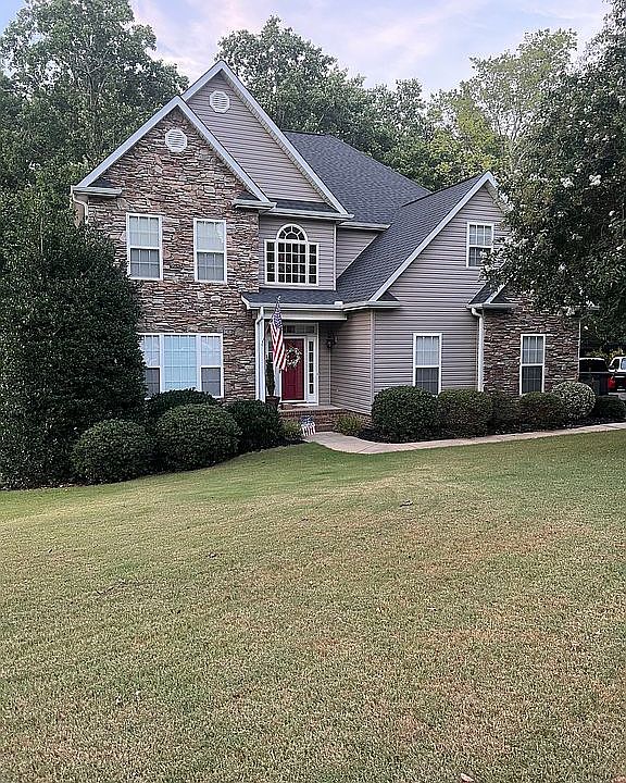 1st image of 205 S Staghorn Ln