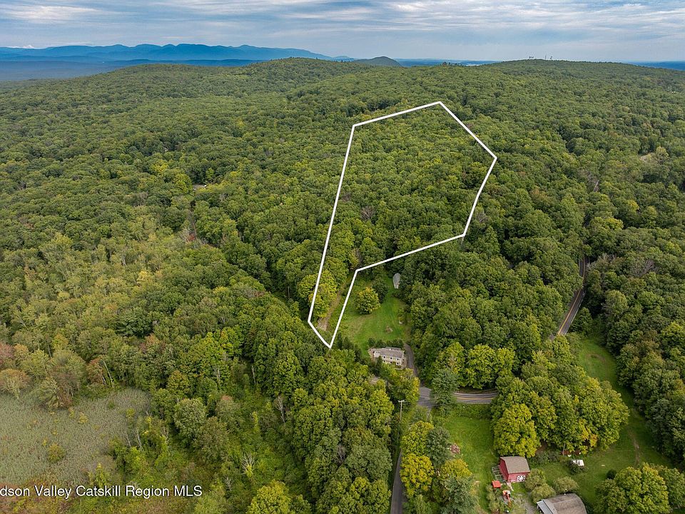 1st image of 806 Old Post Road