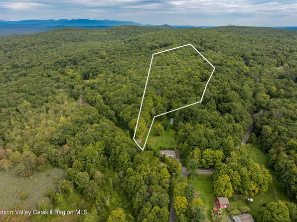 806 Old Post Road, New Paltz, NY 12561