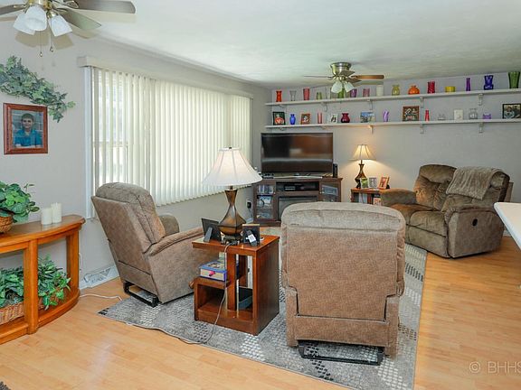 15352 River Heights-103