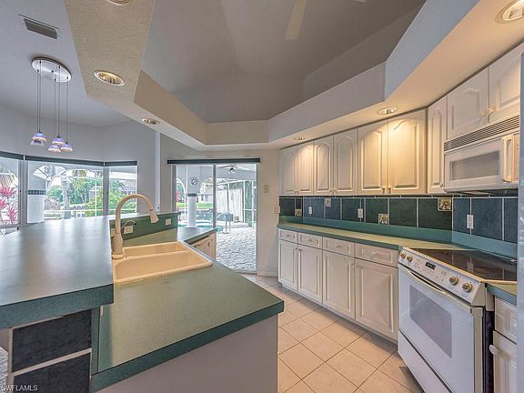 3rd image of 2136 SE 20th Pl