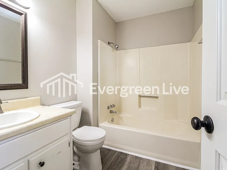113 Court Dr — Photo 13