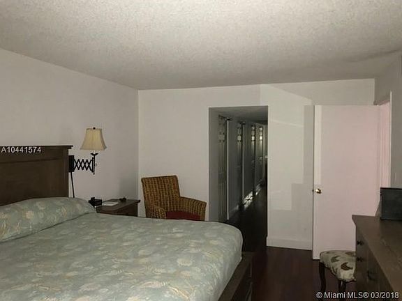 5th image of 1450 Brickell Bay Dr Ph 04
