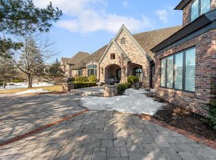 8971 Avila Cv, Eden Prairie, MN 55347