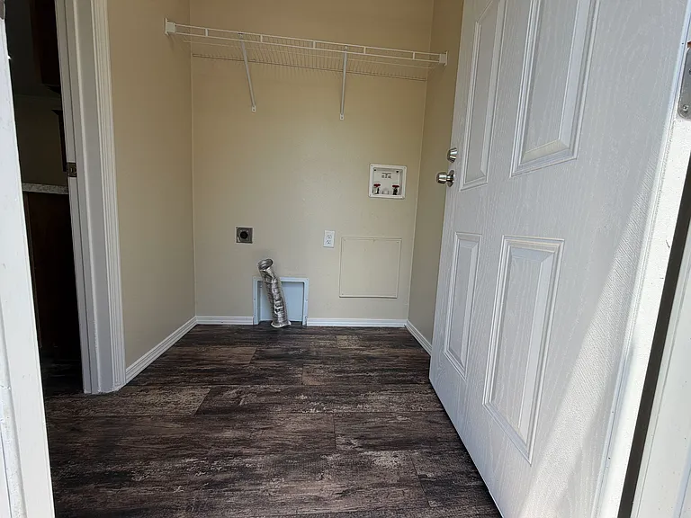 709 N Collins Fwy #213 — Photo 16