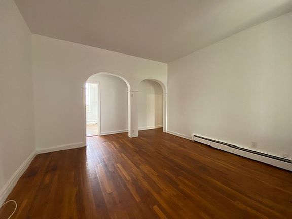 5th image of 24 Bay Ave #2B-1BA