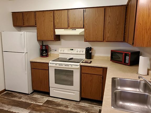 4th image of 636 E Warren St #A