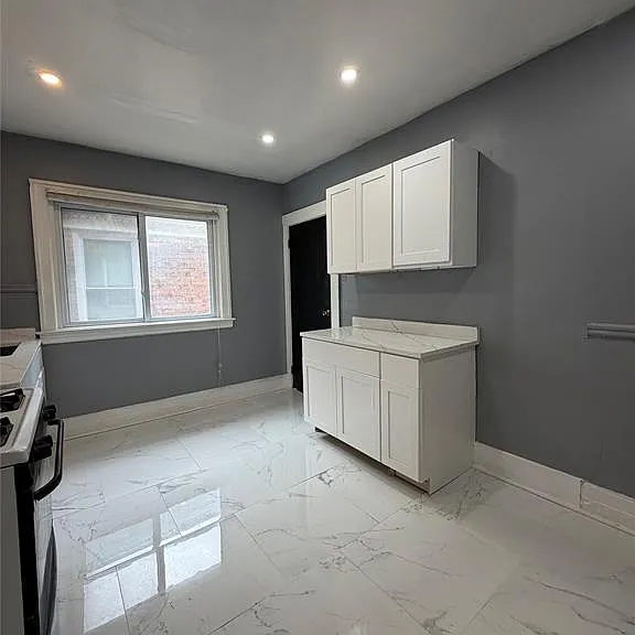 1441 W Euclid St — Photo 16