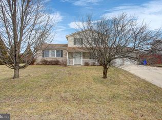 1760 Holly Ln, Chambersburg, PA 17202