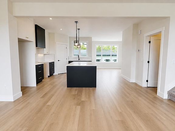 2nd image of 4710 49th St
