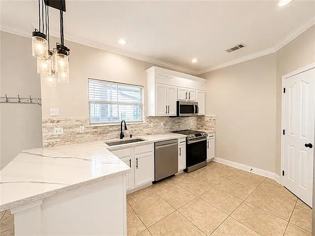 2735 Village Ct — Photo 7