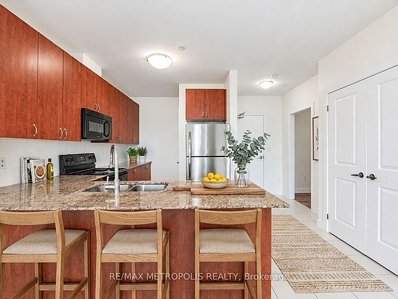 5th image of 7400 Markham Rd Unit 309