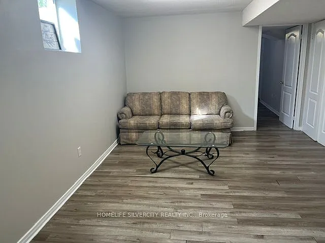 6 Rouge Fairway St #1 — Photo 4