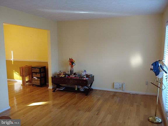2nd image of 202 Cherry Hill Ln