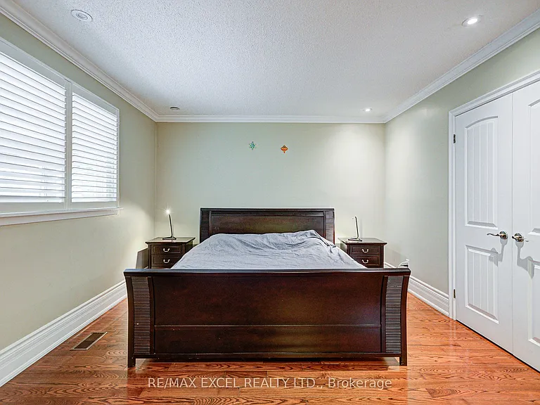 108 Babcombe Dr — Photo 30
