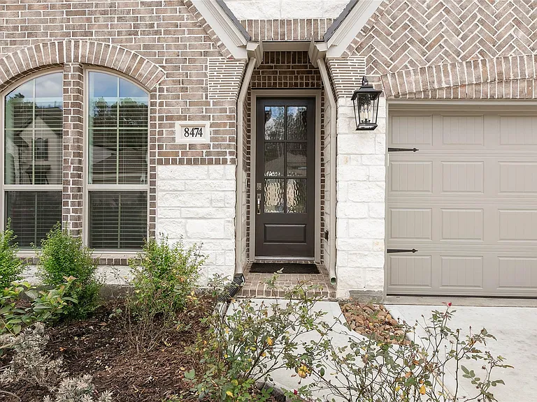 8474 International Falls Dr — Photo 2
