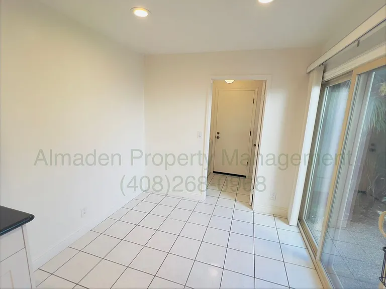 6082 Montgomery Ct — Photo 7