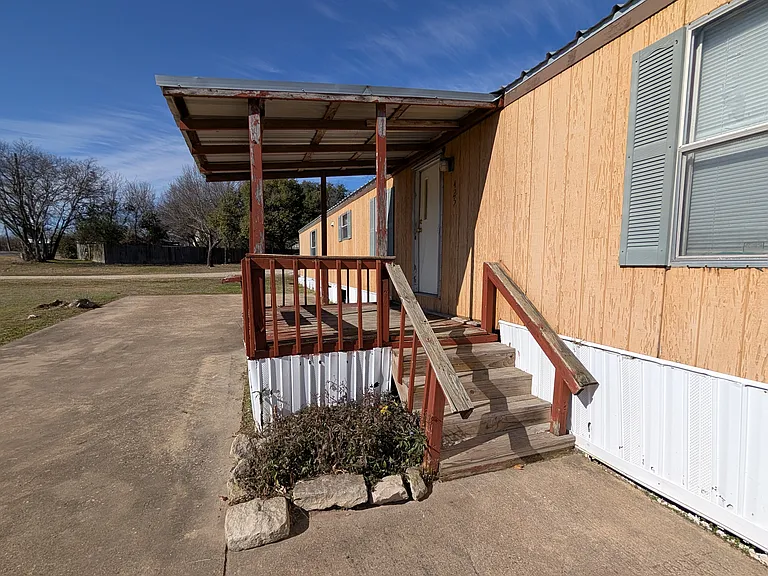 425 SW Highway 34 — Photo 14