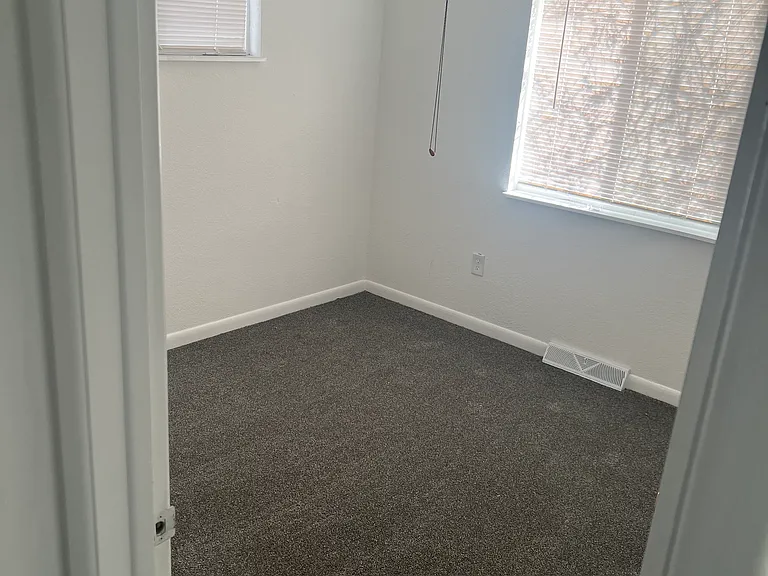 478 Titan Ct — Photo 17