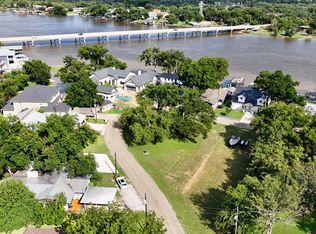 1615 Bluebonnet Ln, Kingsland, TX 78639