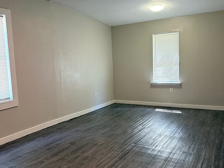 381 Ed Brown St — Photo 8