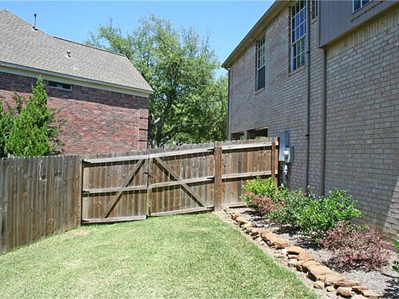 Access gate to Backyard big enough to fit large RV or Boat