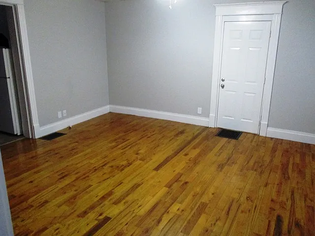 913 W Grove St #61701 — Photo 5