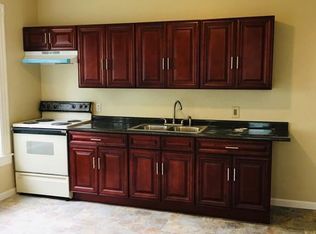 27 Calhoun St, Springfield, MA 01107