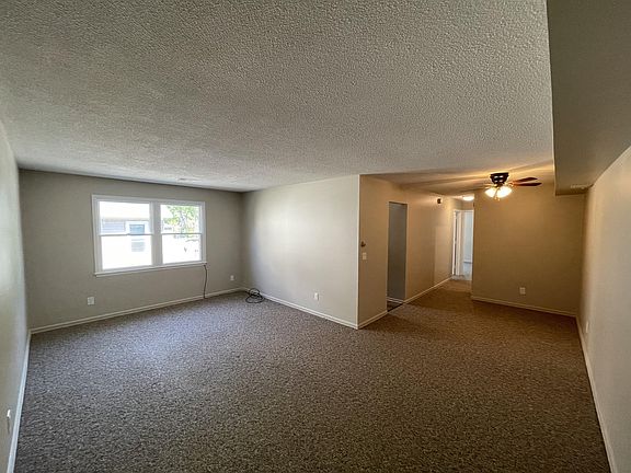 5th image of 105 E Sands St #10857437