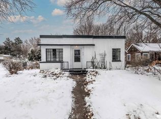 5136 8th Ave, Moline, IL 61265