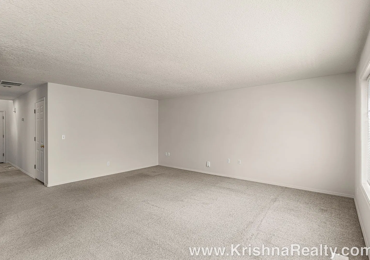 Charming 3 BD* 2.5 BA* Single Family Home Ideally Located in the Heart of Bethany Near Nike, Inte... — Photo 3